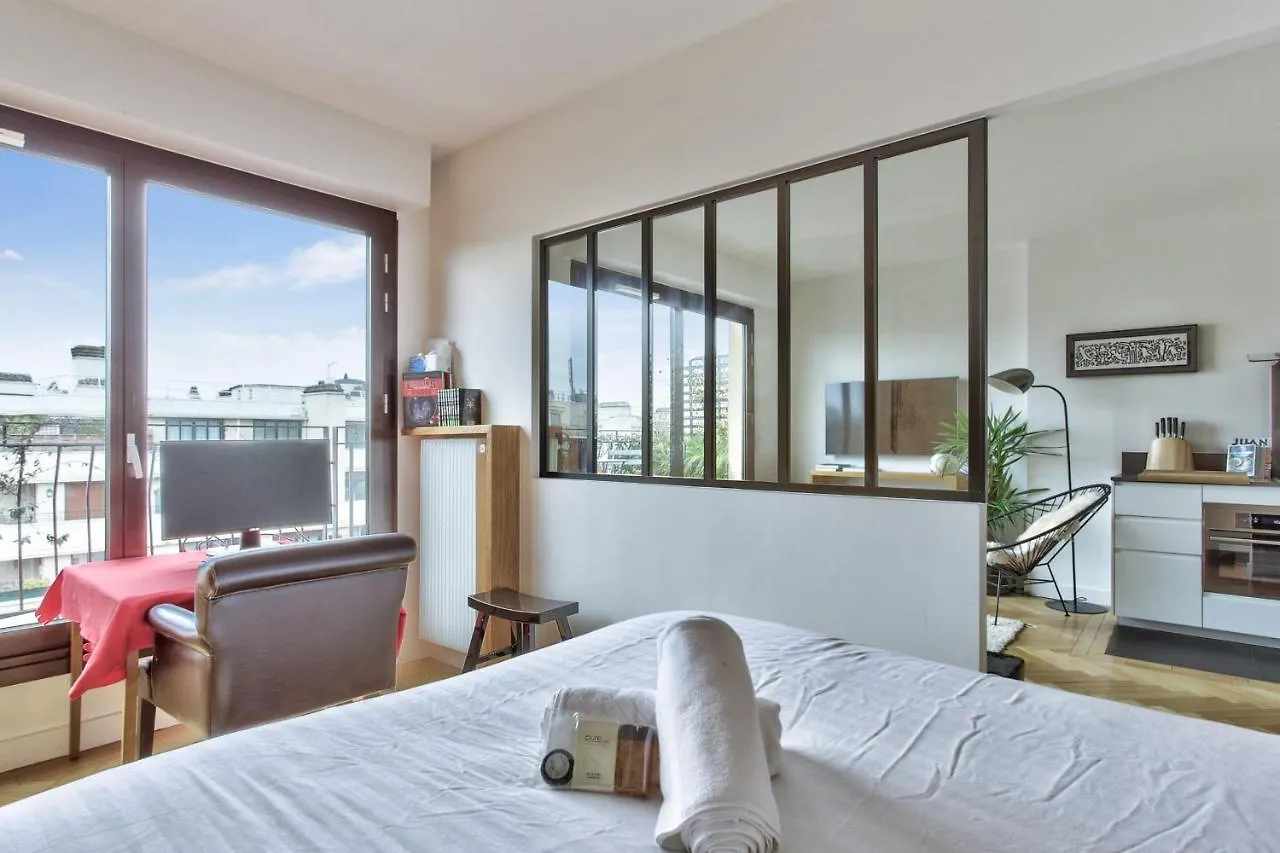 Apartment Appartement Doumer Et Son Balcon - Welkeys Paris France